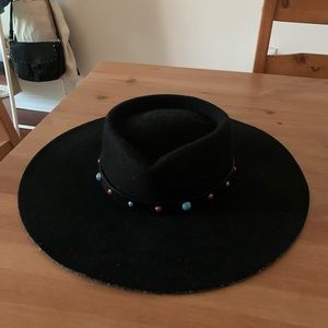 Hat new with tags forever 21